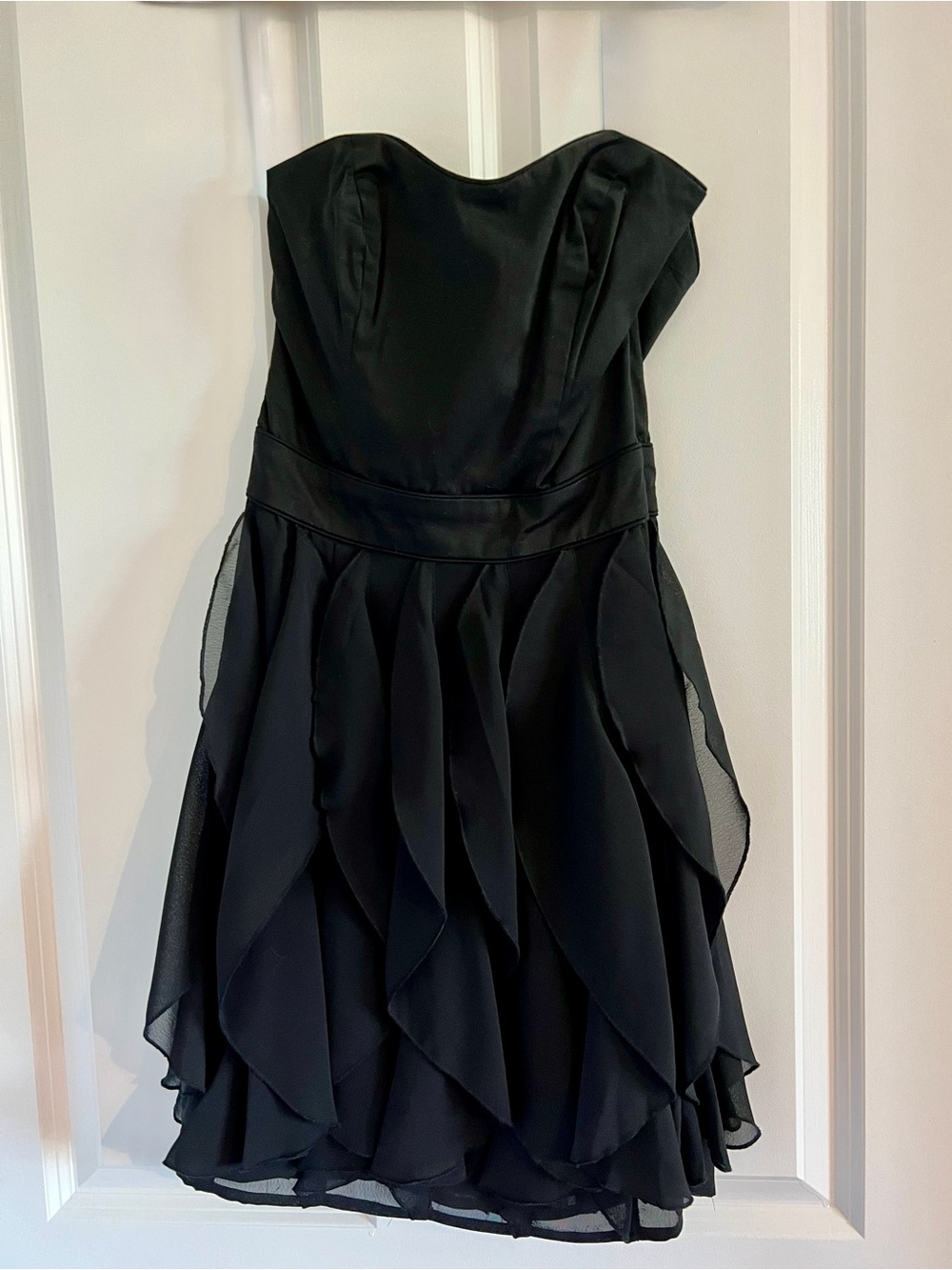 NWT French Connection Black Strapless Candice Cotton Ruffle Dress. Size 0/2